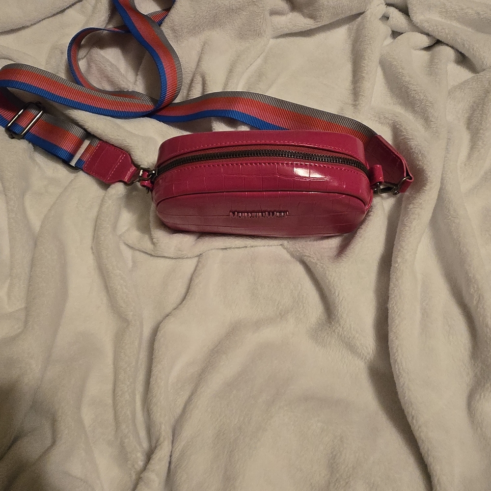 Montana West Bright Pink Croc-Embossed Crossbody with Multicolor Webbed Strap - Picture 5 of 6